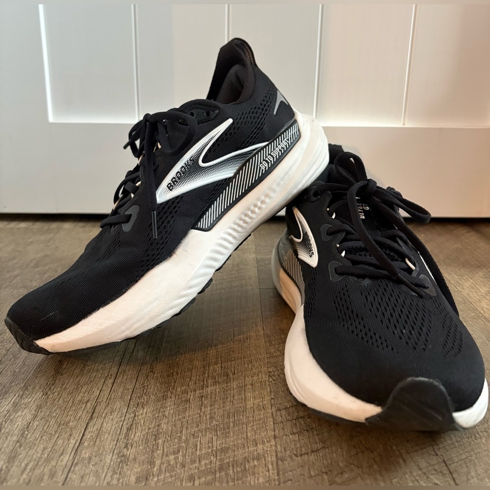 Brooks Glycerin 22 GTS Tennis Shoes